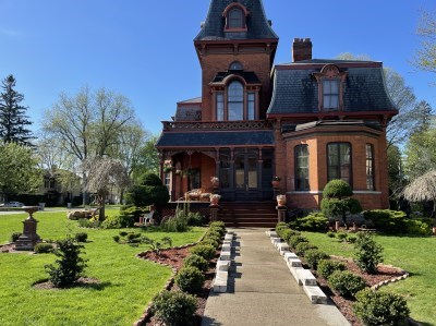 Art of Ideas House from the road