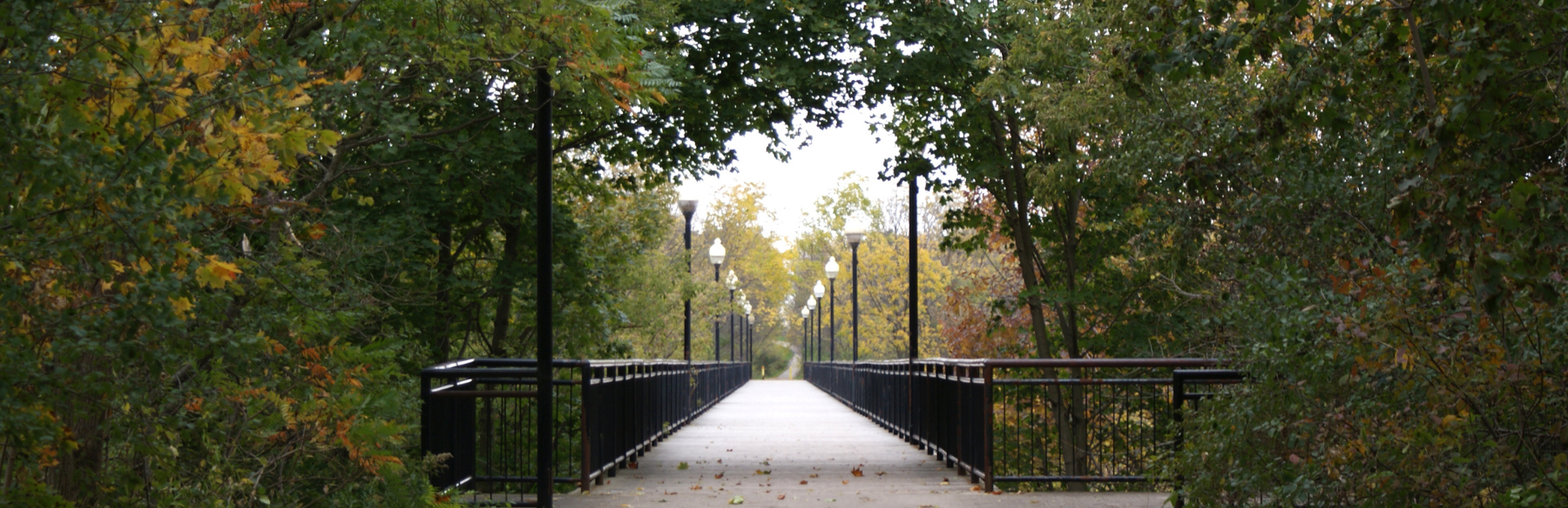 Grand Trunk Trail walking path that leads to the bridge