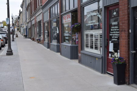 Wide sidewalks on storefronts of downtown