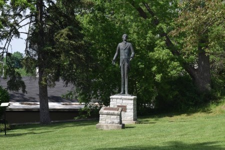 Statue standing in park